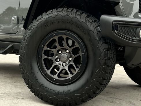 Used 2023 Jeep Wrangler Unlimited Sport AWD/4WD image 9