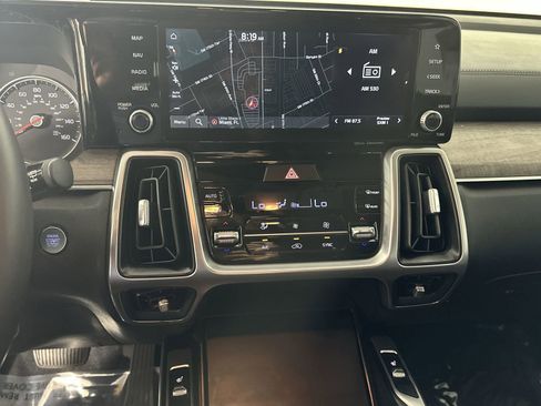 Used 2023 Kia Sorento EX image 25