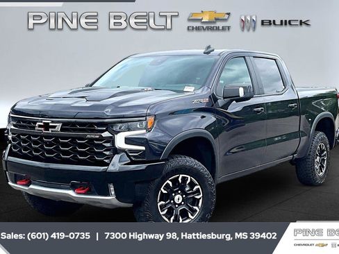 Used 2023 Chevrolet Silverado 1500 ZR2 w/ Technology Package AWD/4WD image 11