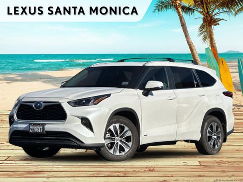 Used 2023 Toyota Highlander XLE image 1