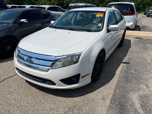 Used 2010 Ford Fusion SE FWD image 3