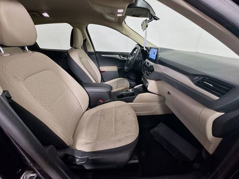 Used 2020 Ford Escape SE FWD image 32