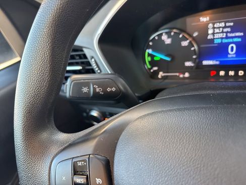 Used 2022 Ford Escape SE image 22