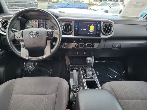 Used 2016 Toyota Tacoma TRD Sport w/ Towing Package image 8