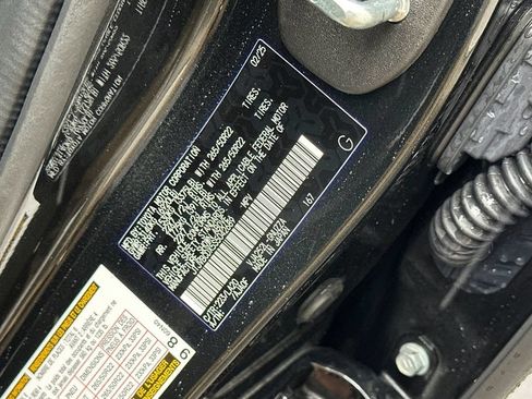 Used 2025 Lexus GX 550 w/ Cold Area Package AWD/4WD image 30
