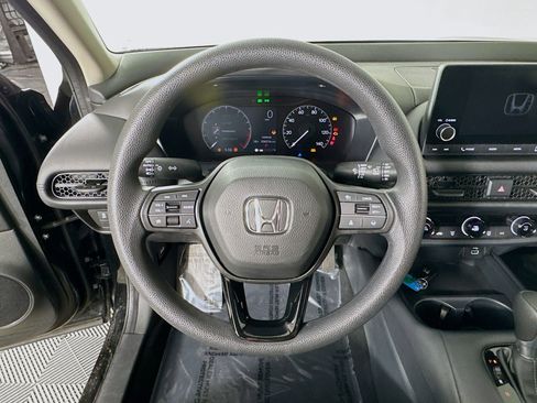 Used 2023 Honda HR-V LX image 13