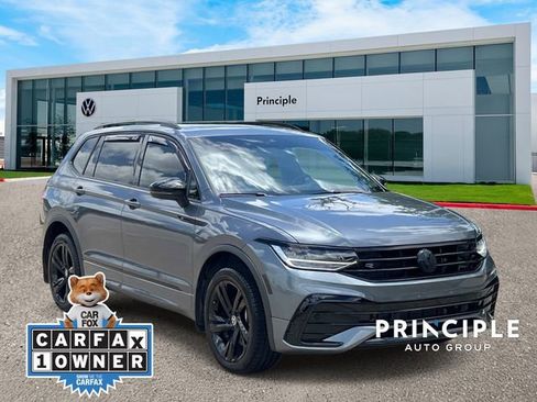 Used 2024 Volkswagen Tiguan SE R-Line AWD/4WD image 3