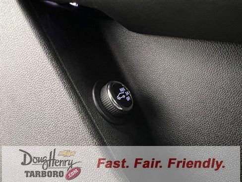 Used 2025 Cadillac XT6 Premium Luxury image 27