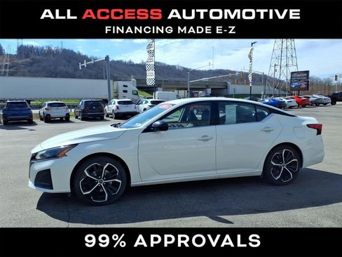 Used 2024 Nissan Altima 2.5 SR image 3