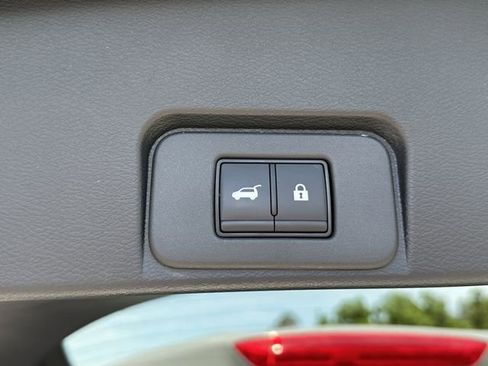 Certified 2025 Nissan Rogue Platinum w/ Platinum Premium Package AWD/4WD image 21