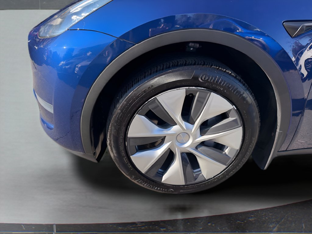 Used 2023 Tesla Model Y Long Range AWD/4WD image 33