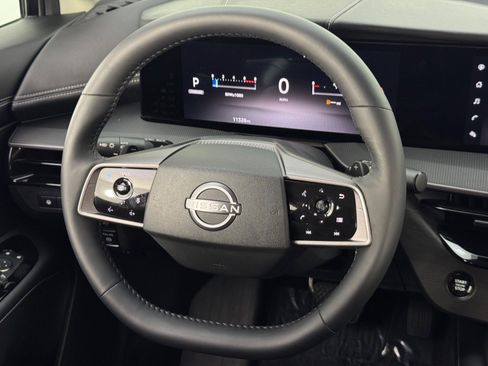 Used 2025 Nissan Murano SV image 18