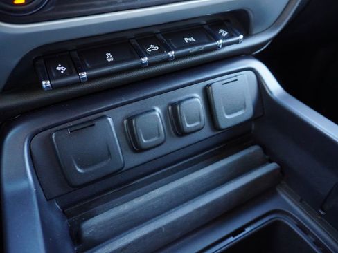 Used 2015 GMC Sierra 1500 SLT w/ SLT Crew Cab Value Package image 20