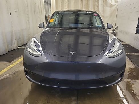 Used 2020 Tesla Model Y Long Range image 2