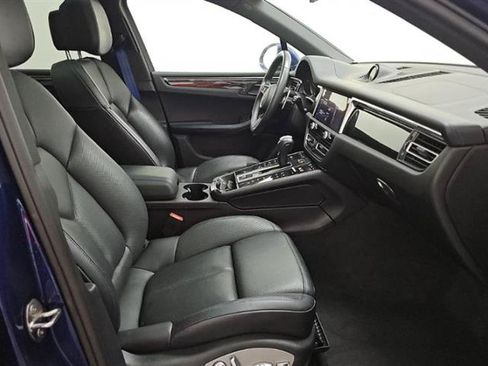 Used 2023 Porsche Macan AWD/4WD image 7