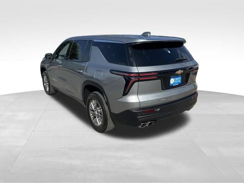 Used 2024 Chevrolet Traverse LS AWD/4WD image 4