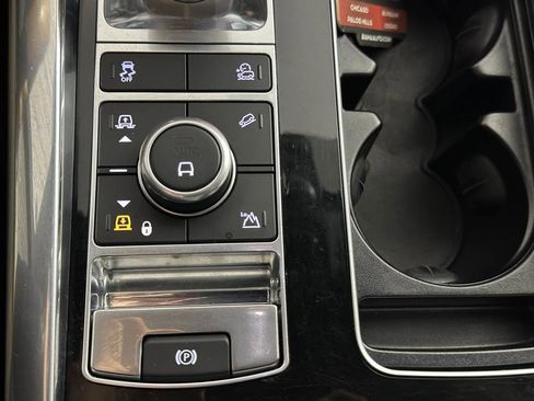 Used 2020 Land Rover Range Rover Sport SVR image 40