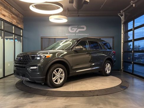 Used 2023 Ford Explorer XLT w/ Equipment Group 202A AWD/4WD image 7