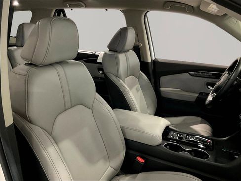 Used 2025 Honda Pilot EX-L image 29
