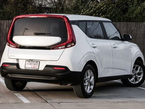 Used 2022 Kia Soul LX w/ Technology Package image 11