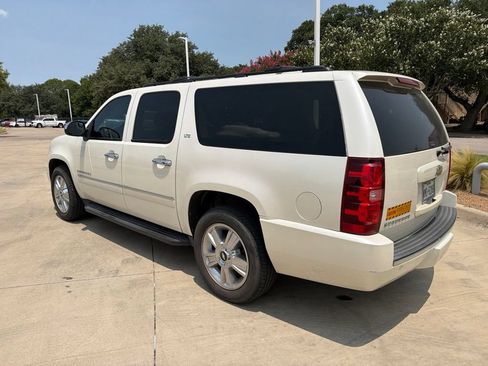 Used 2010 Chevrolet Suburban LTZ RWD image 10