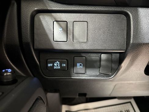 Used 2021 Toyota Tacoma SR image 17