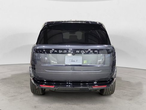 New 2025 Land Rover Range Rover Long Wheelbase SE image 4