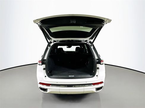Used 2022 Jeep Grand Cherokee Overland image 35