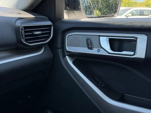 Used 2024 Ford Explorer XLT w/ Equipment Group 202A AWD/4WD image 28