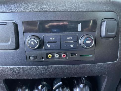 Used 2016 Chevrolet Suburban LT RWD image 13