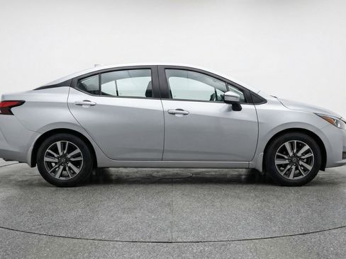 Used 2025 Nissan Versa SV image 11