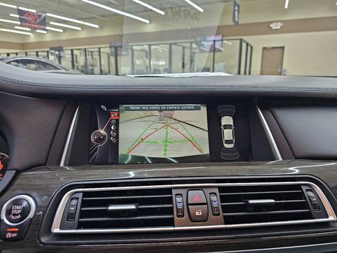 Used 2015 BMW 750i w/ M Sport Edition RWD image 34