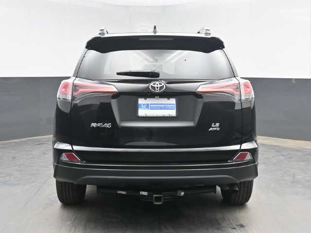 Used 2018 Toyota RAV4 LE w/ All Weather Liner Package AWD/4WD image 9