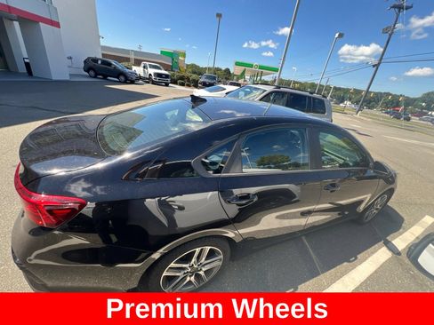 Used 2019 Kia Forte S w/ S Premium Package FWD image 6