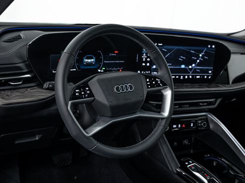 Used 2025 Audi Q5 Premium Plus AWD/4WD image 11
