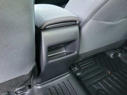 Used 2021 Toyota Corolla LE FWD image 11