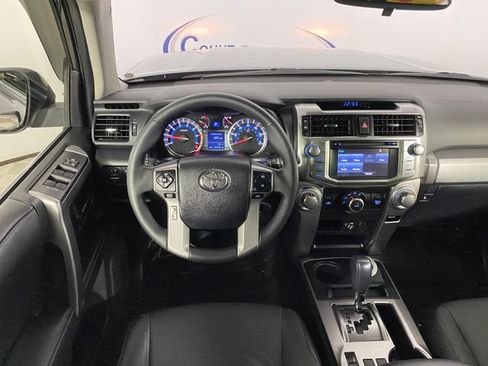 Certified 2019 Toyota 4Runner SR5 AWD/4WD image 17