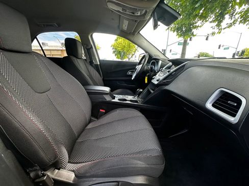 Used 2017 Chevrolet Equinox LT w/ Convenience Package FWD image 8