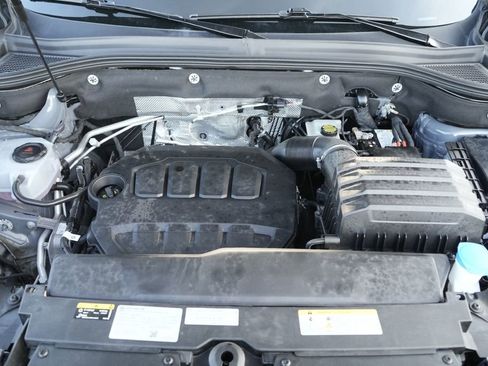 Used 2025 Volkswagen Atlas Cross Sport SE image 21