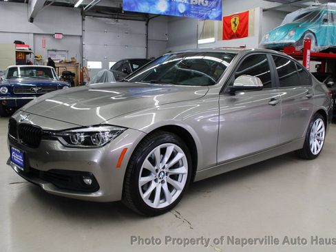 Used 2018 BMW 320i xDrive Sedan AWD/4WD image 3