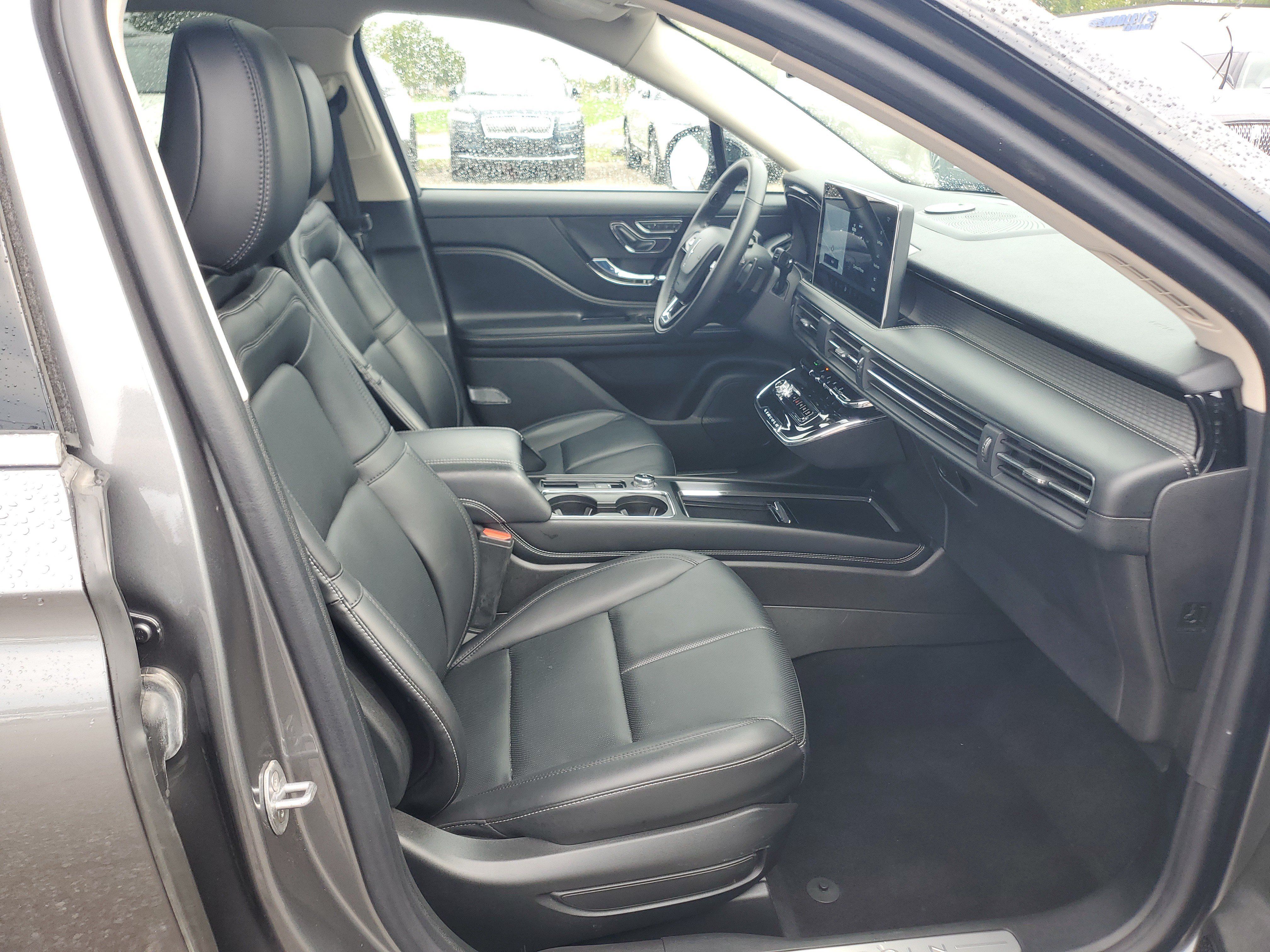 Certified 2023 Lincoln Corsair AWD w/ Equipment Group 101A image 9