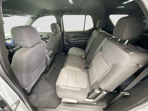 Used 2023 Chevrolet Traverse LT FWD image 19