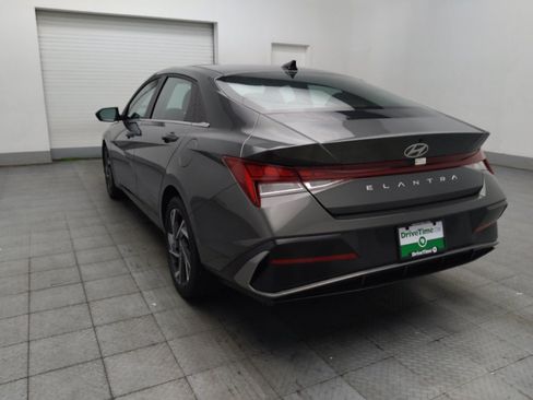 Used 2025 Hyundai Elantra SEL FWD image 5