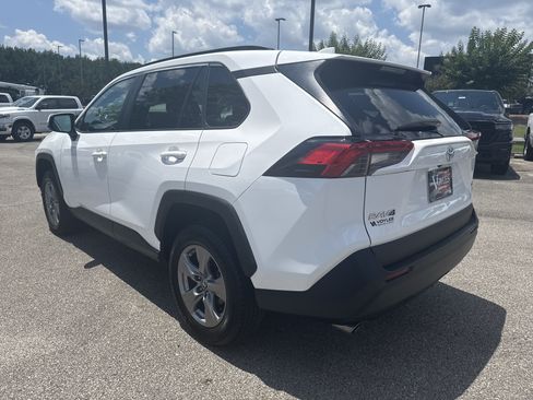 Used 2024 Toyota RAV4 XLE AWD/4WD image 5