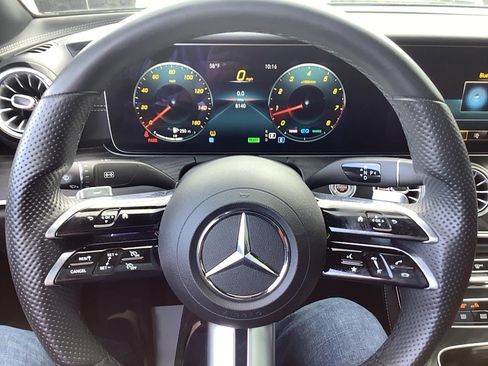 Used 2022 Mercedes-Benz E 450 Coupe w/ AMG Line image 10