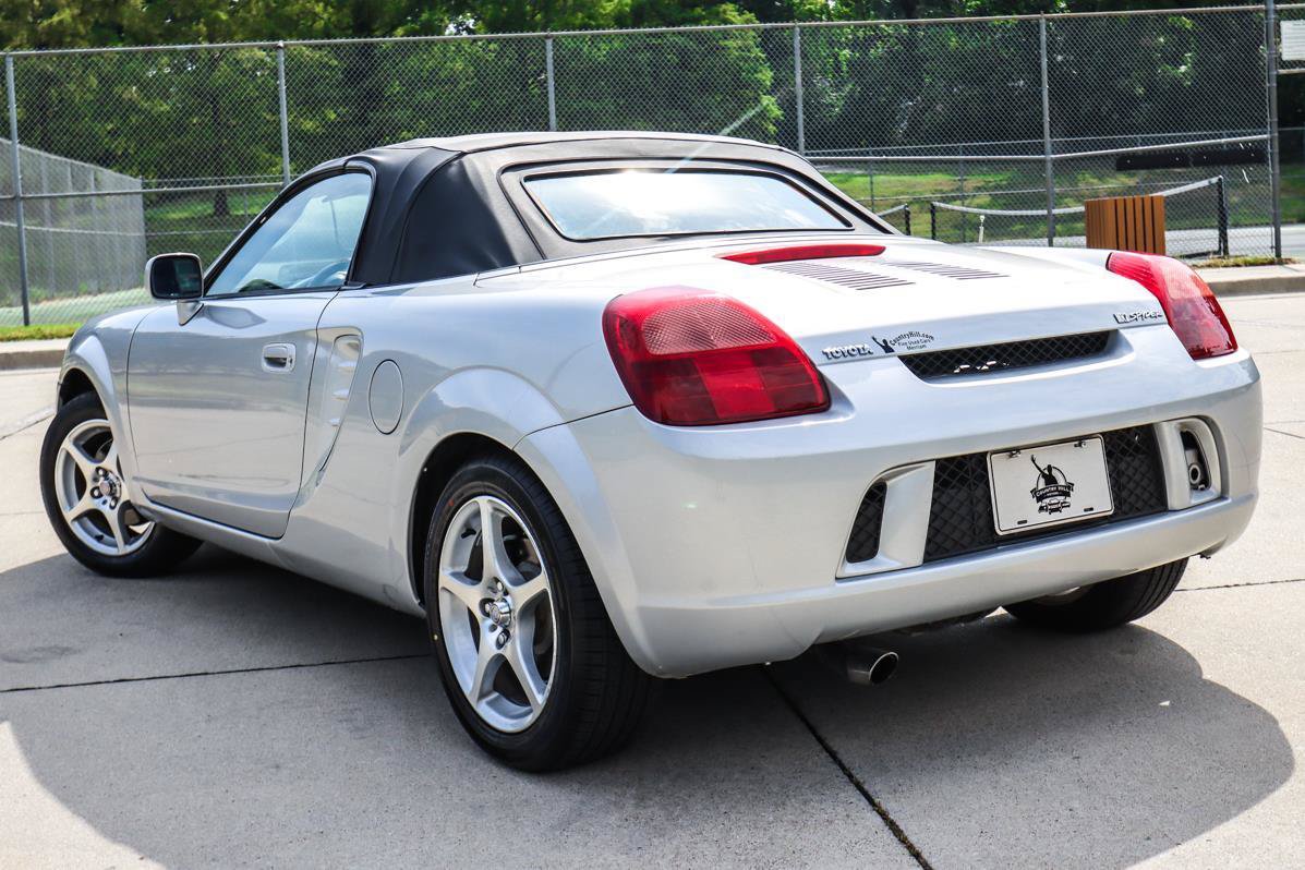 Used 2003 Toyota MR2 w/ Preferred Accessory Pkg RWD image 8