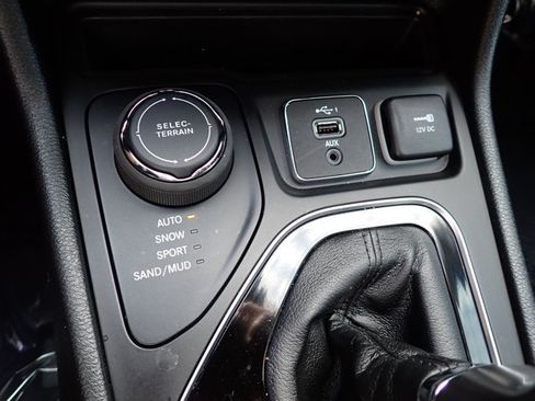 Used 2023 Jeep Cherokee Altitude Lux AWD/4WD image 22