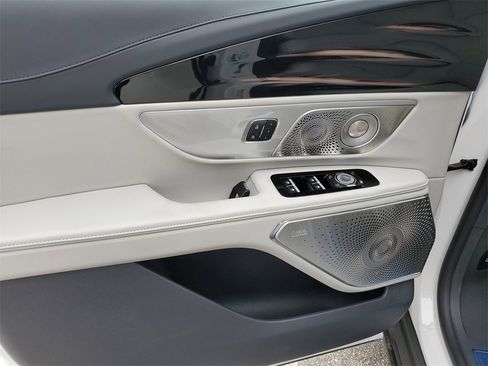 New 2026 Lincoln Nautilus Reserve image 17