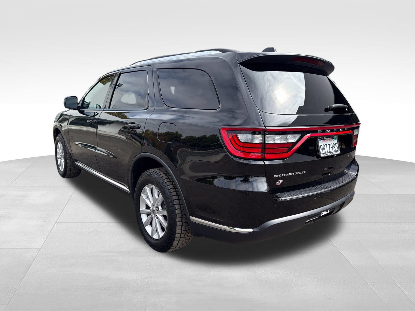 Used 2023 Dodge Durango SXT AWD/4WD image 3
