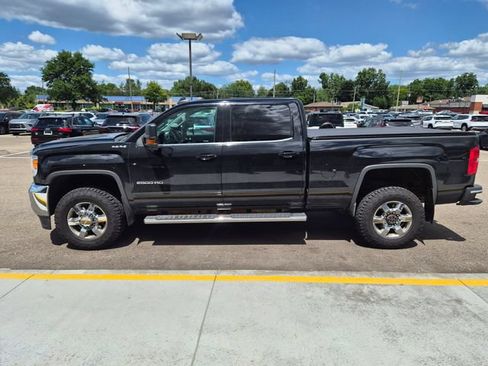 Used 2016 GMC Sierra 2500 SLE w/ SLE Preferred Package AWD/4WD image 11